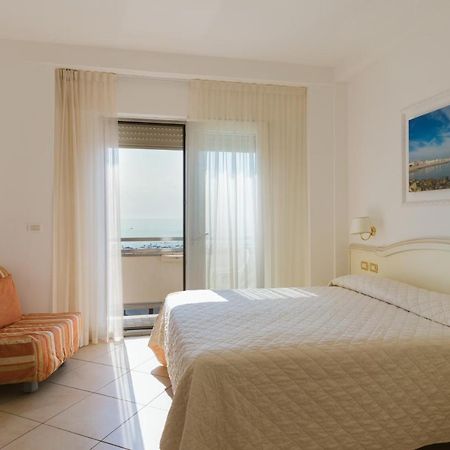 Hotel Acapulco ميلانو ماريتيما المظهر الخارجي الصورة