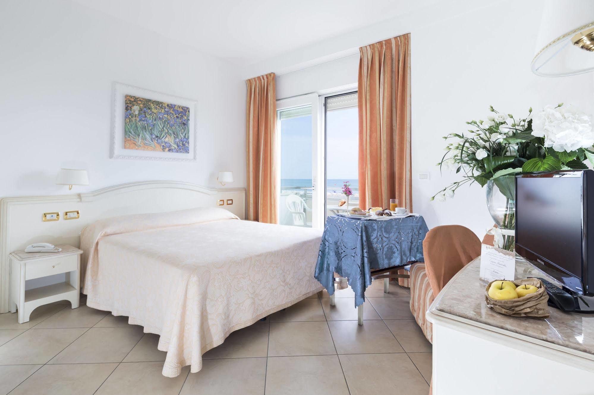 Hotel Acapulco ميلانو ماريتيما المظهر الخارجي الصورة